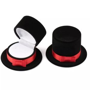 Top hat ring holder